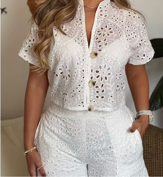 Women’s 2-Piece Eyelet Set — Short-Sleeve Stand-Collar Top + Elastic-Waist Shorts (with Pockets)